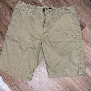 Men’s 30 khaki shorts. American Eagle.